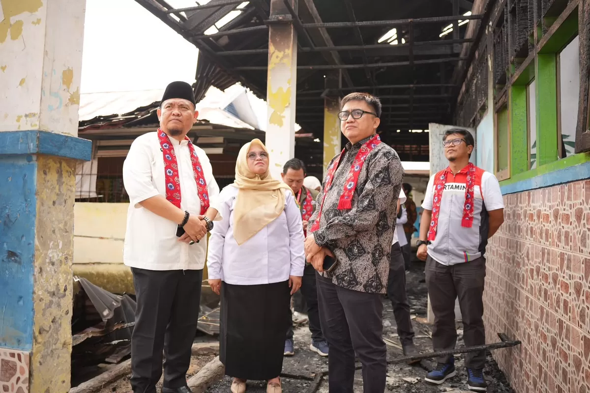 Pertamina Bantu Pemulihan Sekolah Pascakebakaran dengan Ruang Kelas Darurat