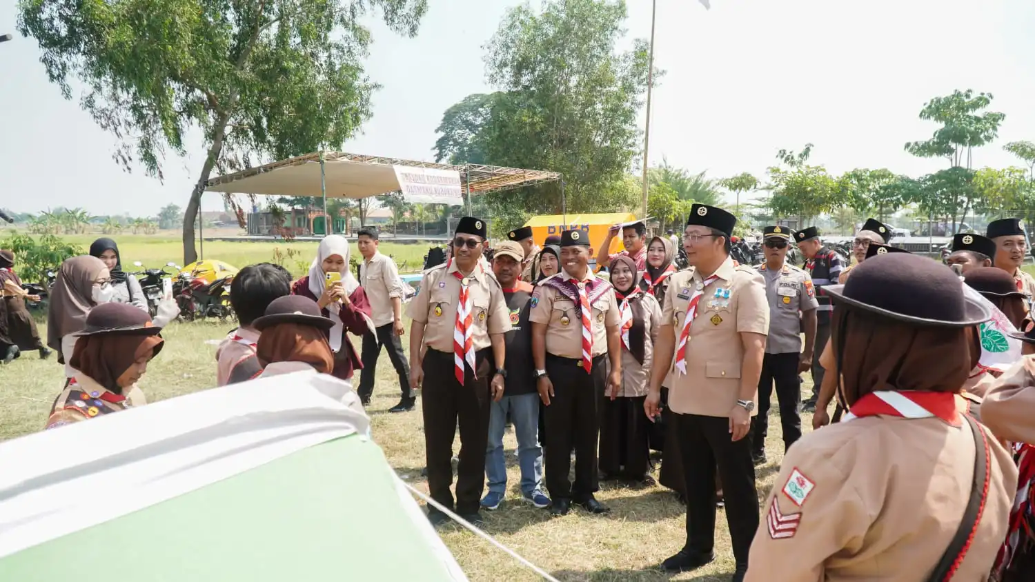 Pramuka dan Teknologi: Membangun Generasi Berkarakter di Era Digital