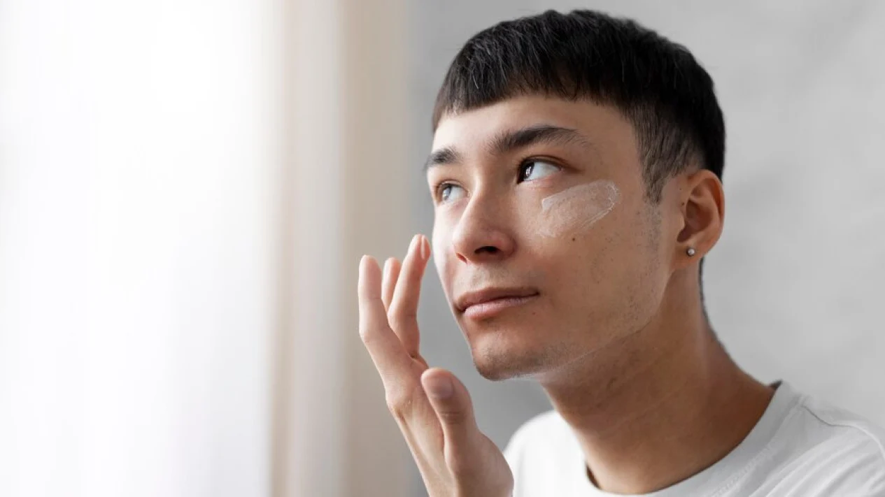 Rutinitas Skincare Sederhana untuk Pria Usia 30-an
