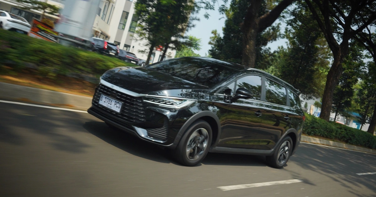 BYD M6 DM vs Toyota Veloz Hybrid: MPV Hybrid Hemat dan Bertenaga
