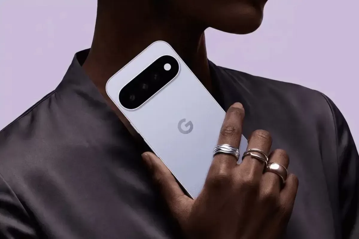 Pixel 11 vs iPhone 17: Ponsel Compact Flagship untuk Foto dan AI