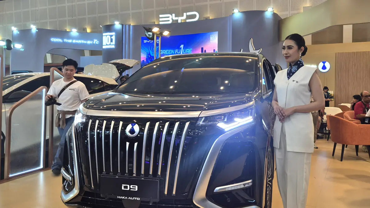 BYD M6 DM, M6 EV, dan ATTO 1 di GIIAS Surabaya