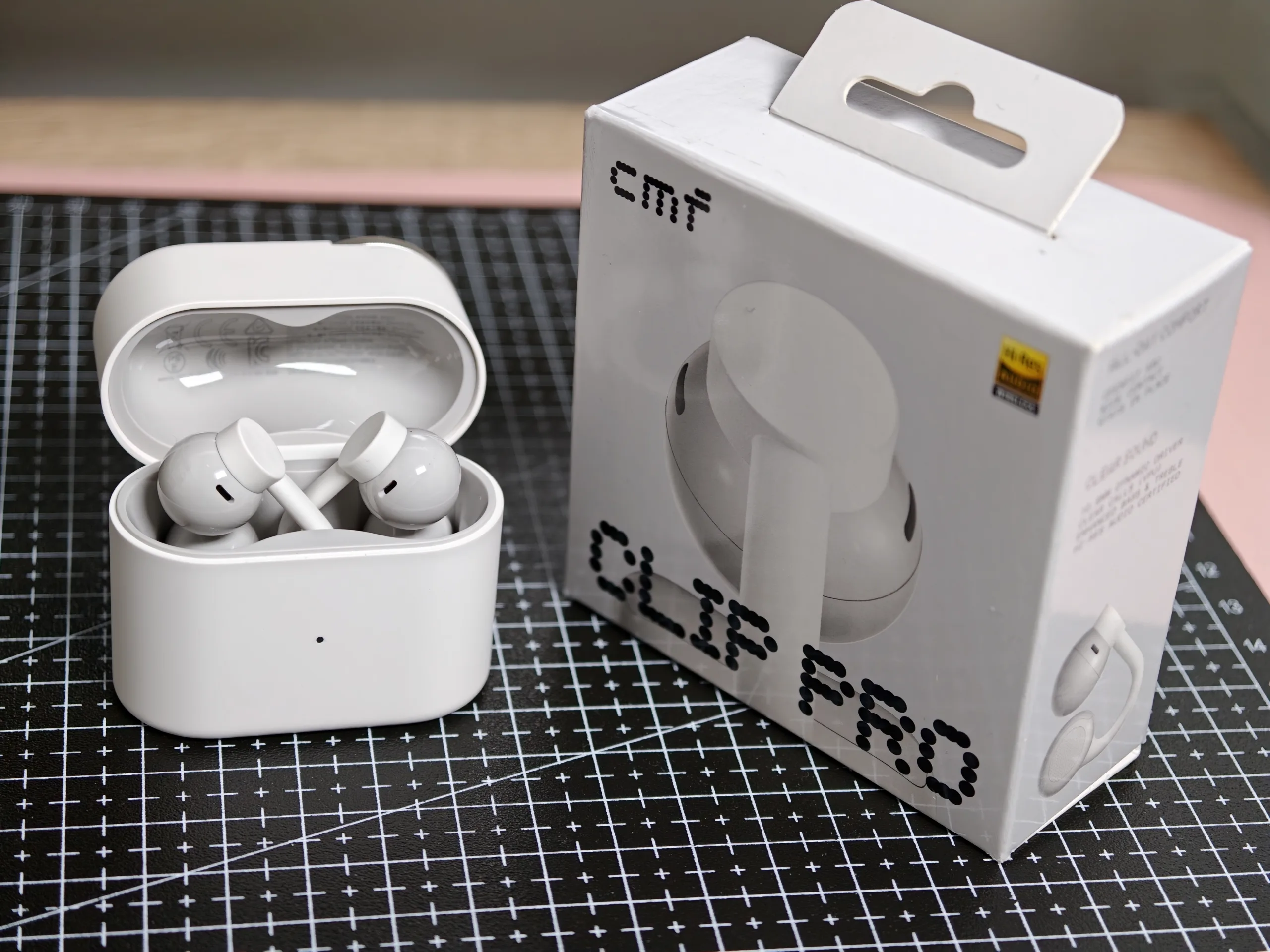Earbuds Mode Ganda dengan ANC Adaptif untuk Commuting Fleksibel