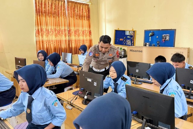 Mengajarkan Literasi AI Siswa: Cerdas Teknologi, Kuat Karakter