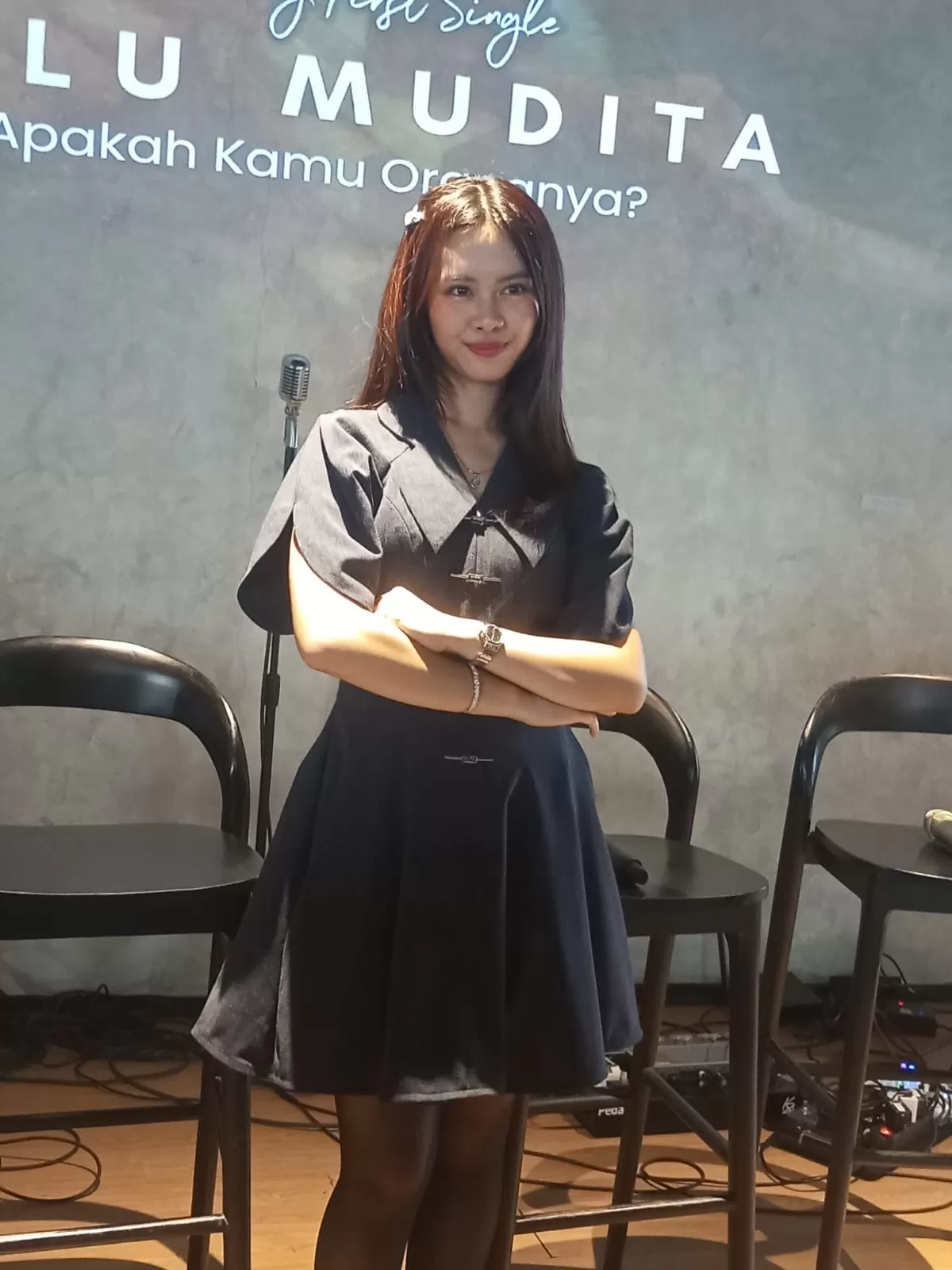 Dari Trauma Cinta ke Panggung: Strategi Berani Penyanyi Debut