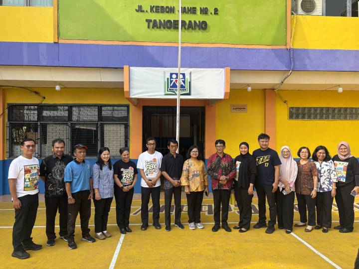 Literasi Digital Sekolah: Coding, Etika, dan Benteng Mental Remaja