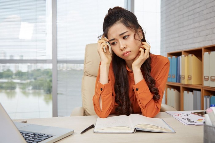 Mudah Marah di Sore Hari? Waspadai Stres Kerja dan Job Hugging