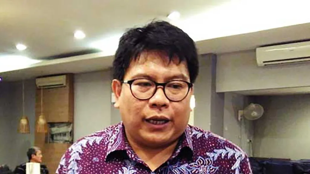 PLTS 100 GWp: Penghematan Besar, Risiko APBN Lebih Besar