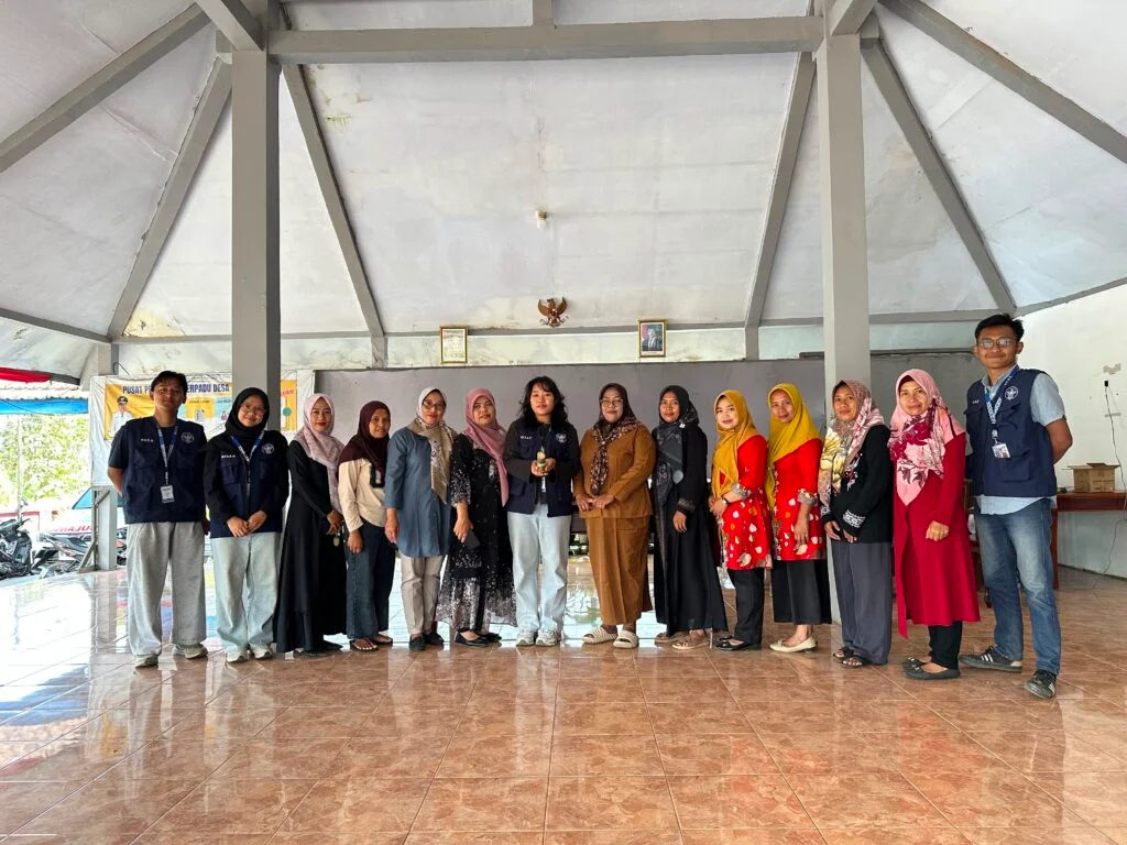 Dari Minyak Jelantah Jadi Lilin Wangi: Proyek KKN yang Mengubah Limbah Dapur Jadi Peluang