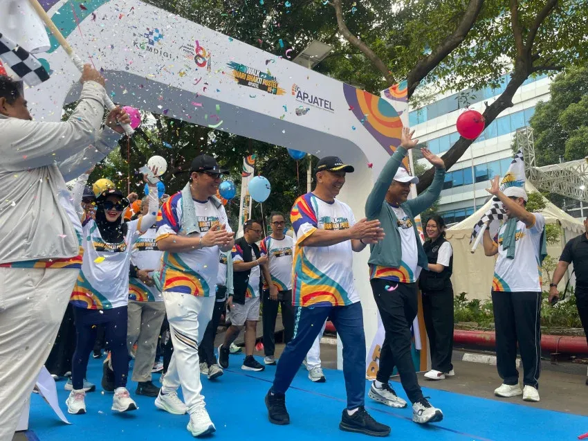 Ribuan Peserta Jalan Sehat dan Senam Bersama Menggerakkan Gaya Hidup Sehat