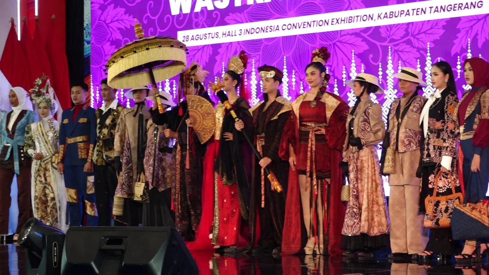 Dua Provinsi Juara Fashion Show Wastra Nusantara dengan Narasi Budaya Kuat