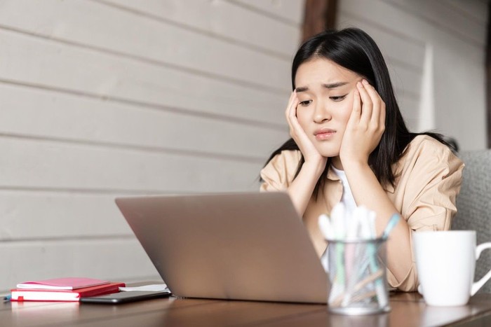 Mudah Marah di Sore Hari? Waspadai Stres Kerja dan Job Hugging