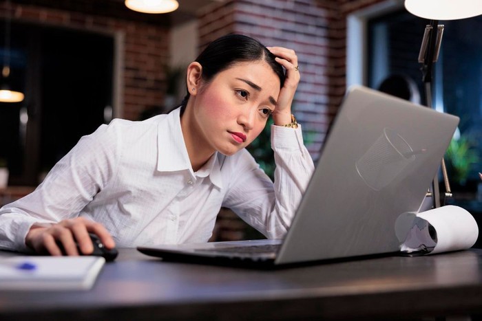 Mudah Marah di Sore Hari? Waspadai Stres Kerja dan Job Hugging