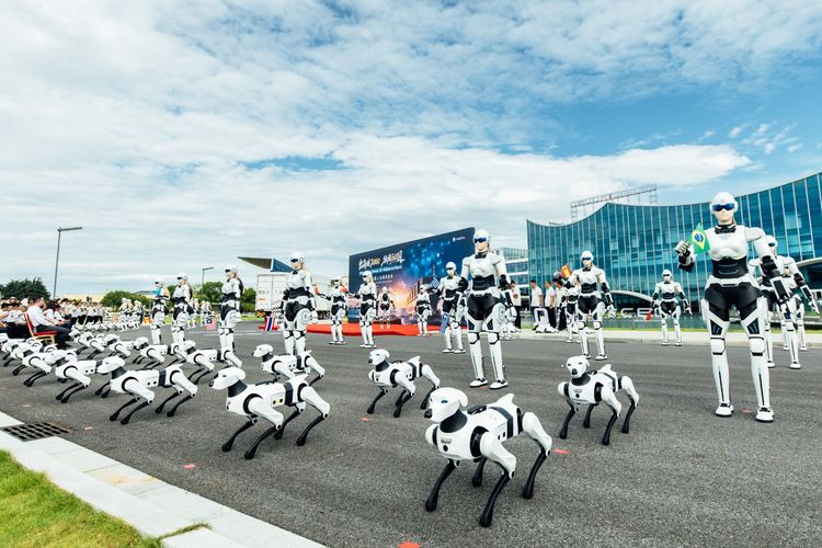 Robot Pendamping Keluarga Mobo: Dari Panggung Konferensi ke Rumah Tangga