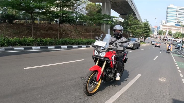 QJMotor Tourino 250 DX: Motor Rally 250cc Terjangkau dengan Getaran Mesin Tinggi