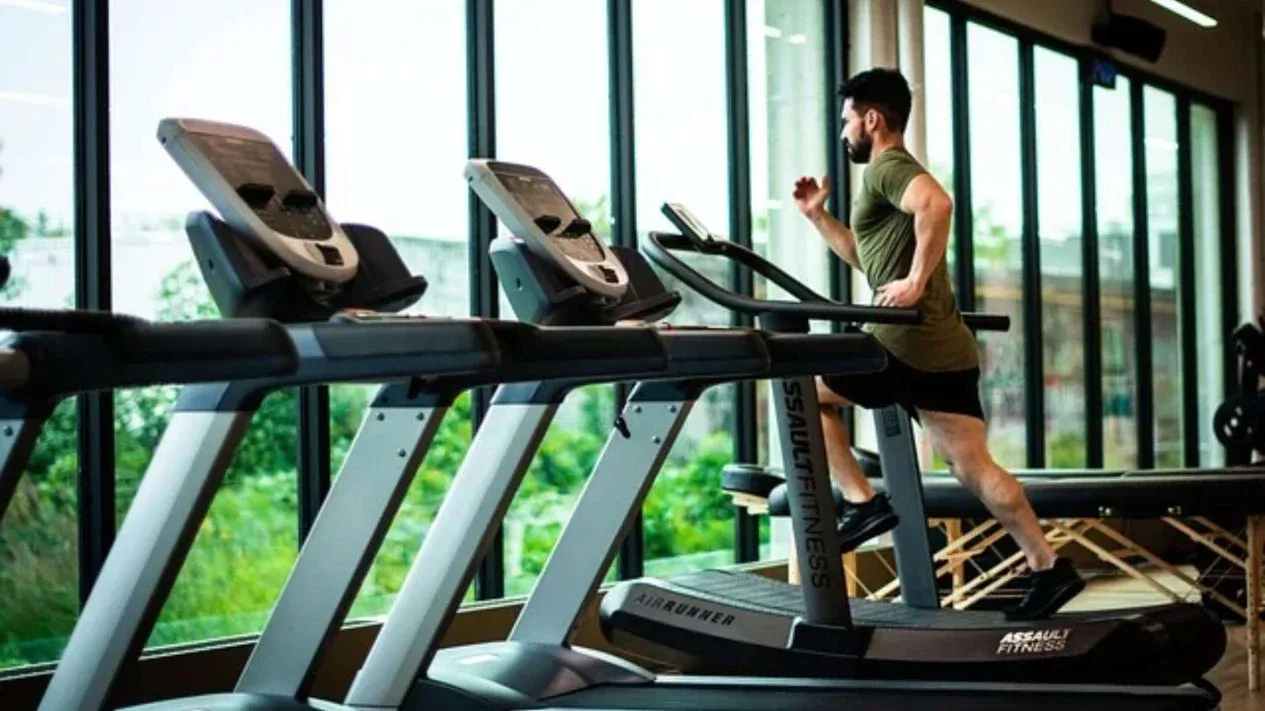 Memulai Program Gym di Usia 40: Panduan Praktis untuk Rutinitas Aman dan Konsisten
