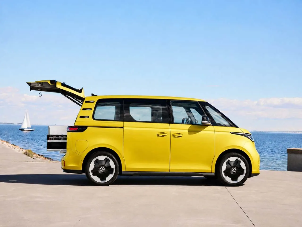 VW ID. Buzz: Ikon Kombi yang Lahir Kembali sebagai Mobil Listrik Modern