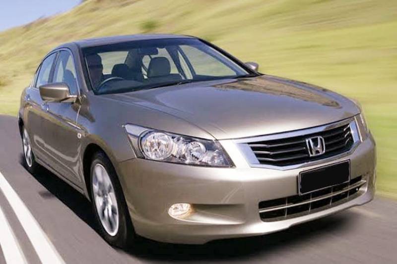 Panduan Membeli Sedan Bekas Honda: Pilih Accord atau Jazz?