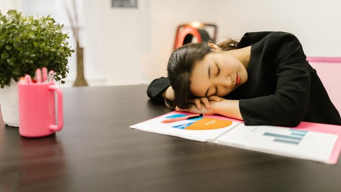 Mengapa Tetap Mengantuk Meski Sudah Tidur Semalaman
