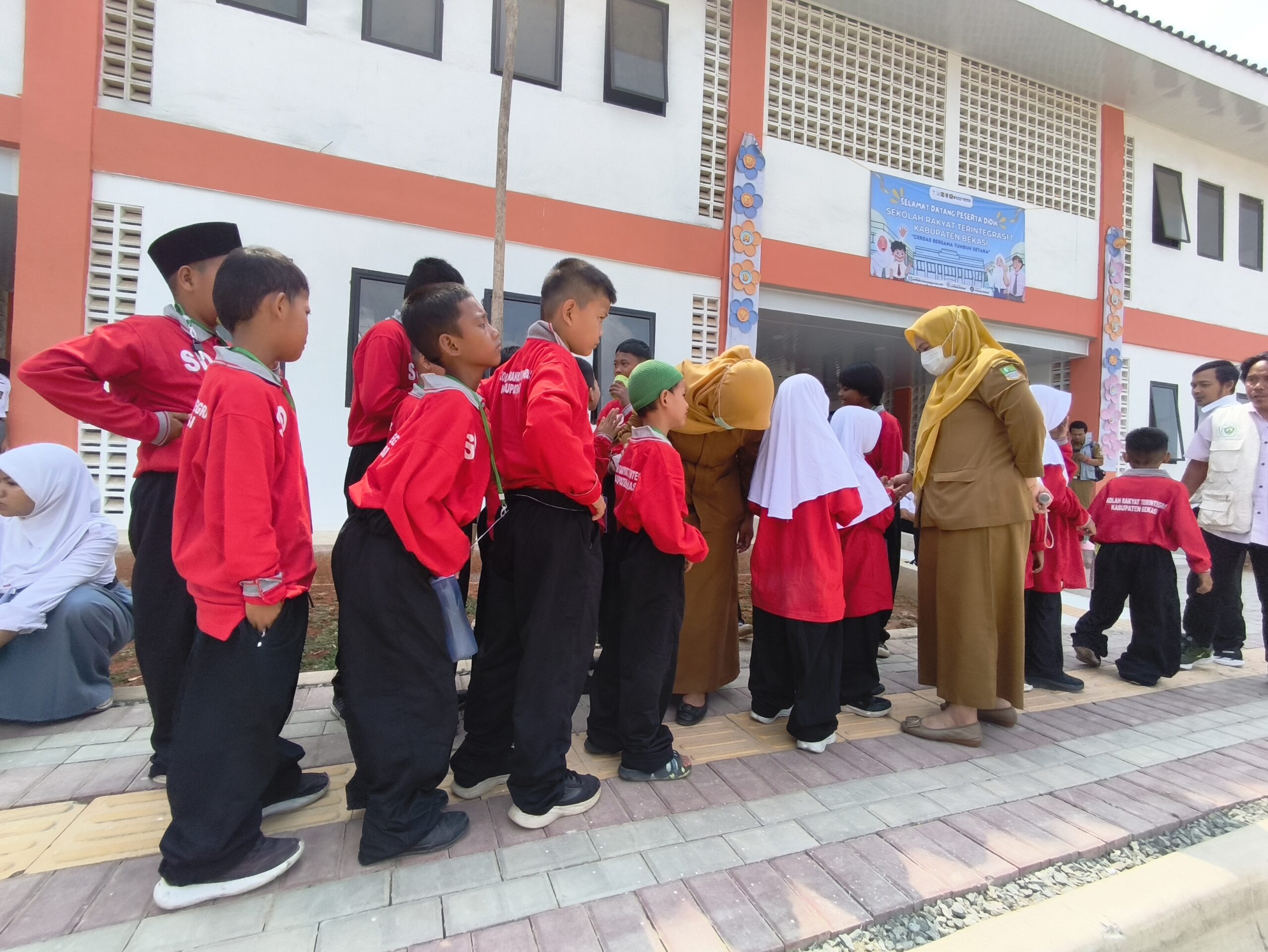 Dari Kaget ke Mandiri: Adaptasi 417 Siswa di Sekolah Rakyat Bekasi