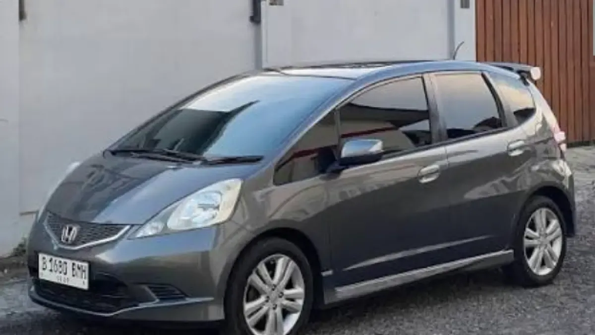 Panduan Membeli Sedan Bekas Honda: Pilih Accord atau Jazz?