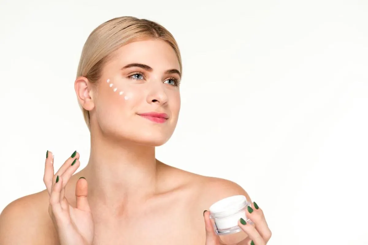 Sunscreen Serum vs Day Cream SPF: Mana Lebih Tepat untuk Harian?