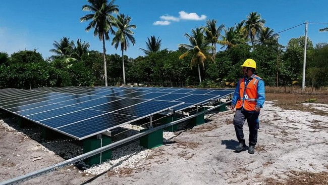 Energi Surya Mengubah Pulau Terpencil dan Desa dari Gelap ke Berkembang