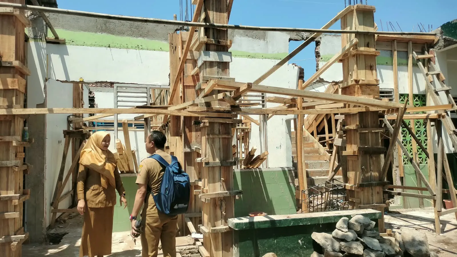 Revitalisasi 120 Sekolah: Investasi Miliaran untuk Ruang Belajar Layak