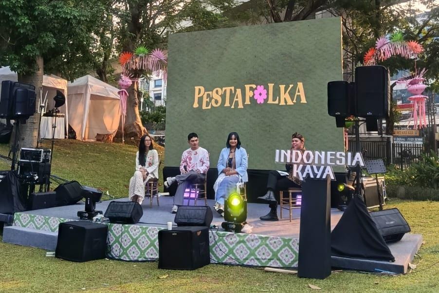 Kebaya Lepas dari Kesan Formal: Dari Warisan ke Gaya Hidup Gen Z