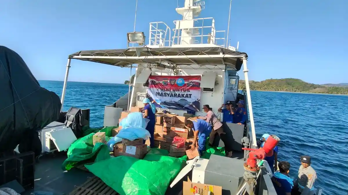 Dari Udara hingga Laut: Logistik Bantuan Gempa yang Tak Boleh Macet di Flores