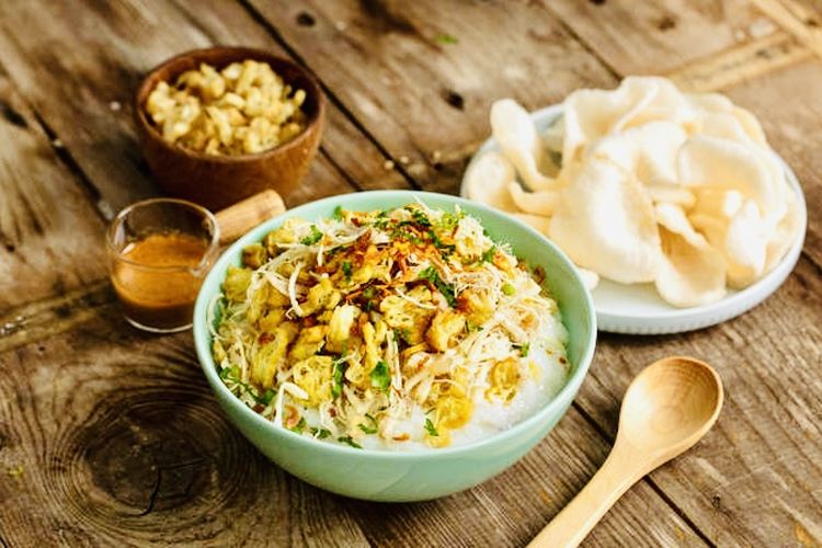 Bubur Ayam Terenak Dunia: Momentum Emas bagi Warung Lokal