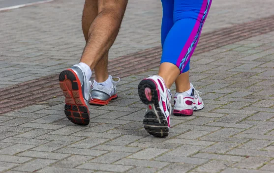 Jalan Kaki Rutin: Kunci Memori Tajam dan Jantung Sehat