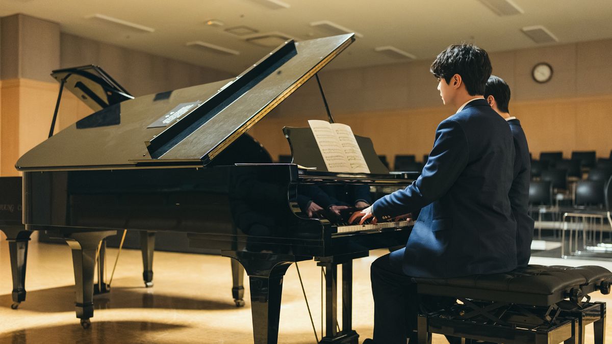 Four Hands, Two Sonatas: Drama Musik Romantis Baru Song Kang
