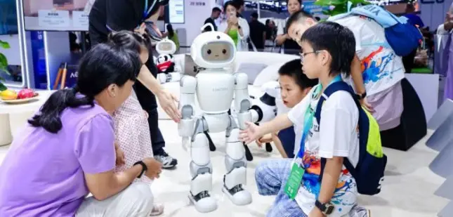 Mobo, Robot Pendamping Keluarga yang Mengubah Rumah Jadi Hidup