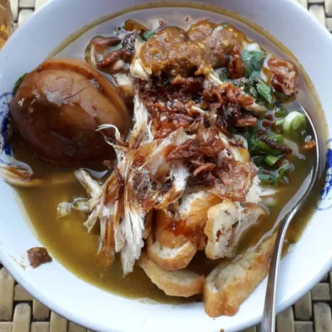 Bubur Ayam Terenak Dunia: Momentum Emas bagi Warung Lokal