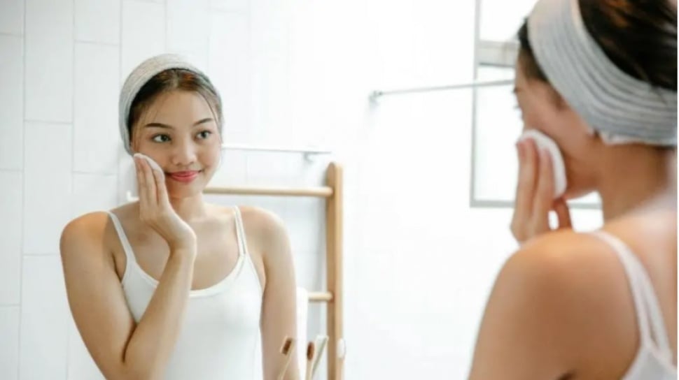 4 Micellar Water Terjangkau untuk Remaja: Skin Barrier Aman
