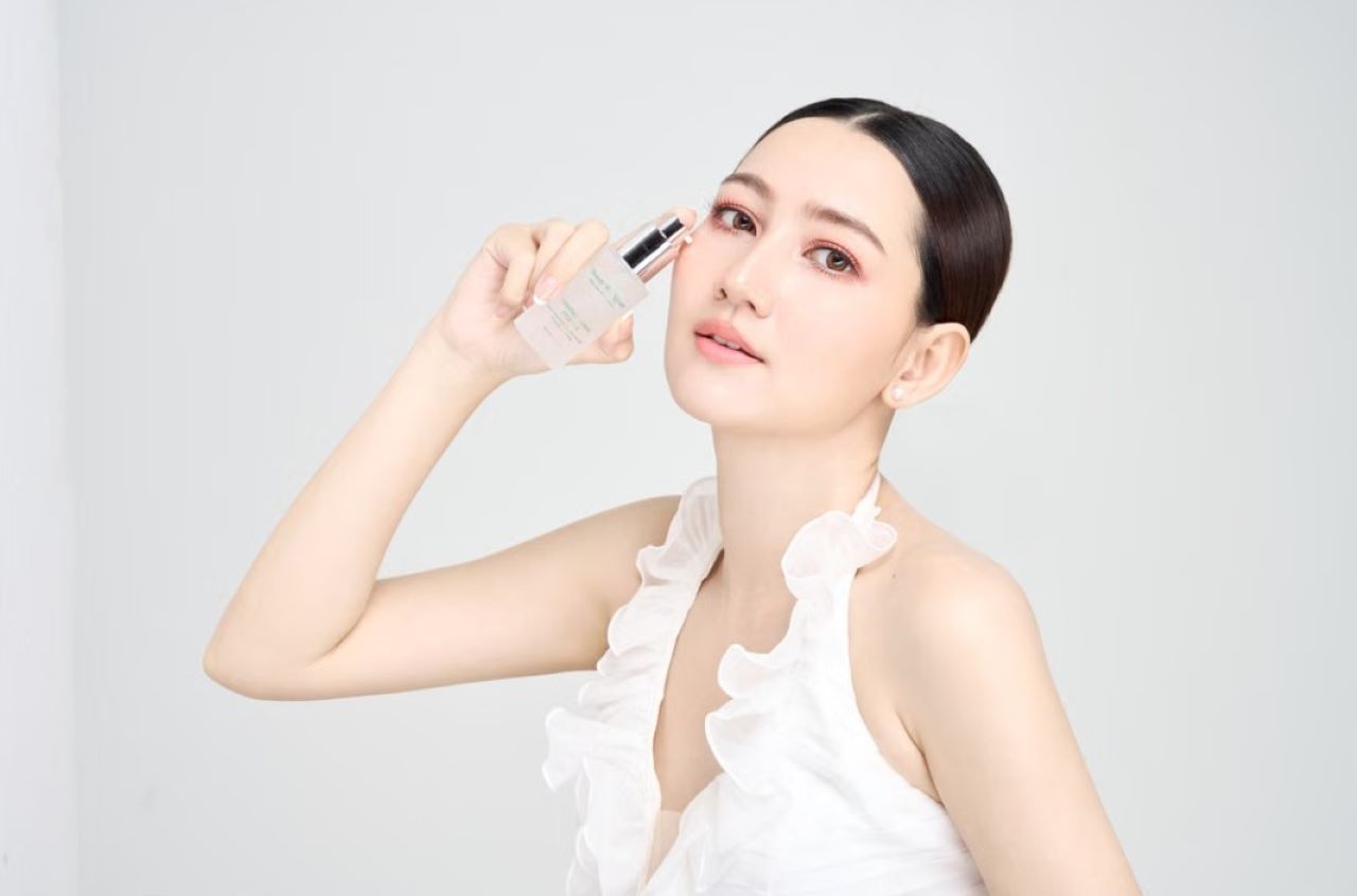 Serum Retinol dan Peptida untuk Usia 40+: Panduan Pilih yang Mengencangkan dan Samarkan Flek