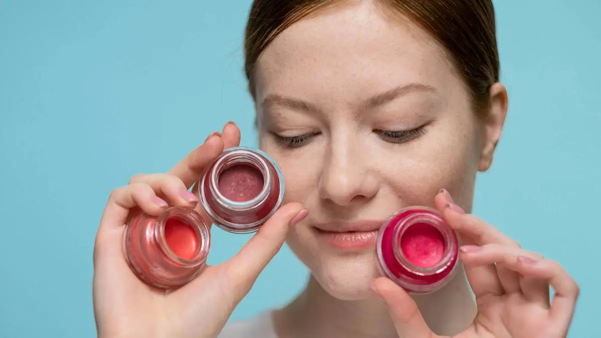 Lip and Cheek Tint: Makeup Cepat Satu Produk untuk Wajah Fresh