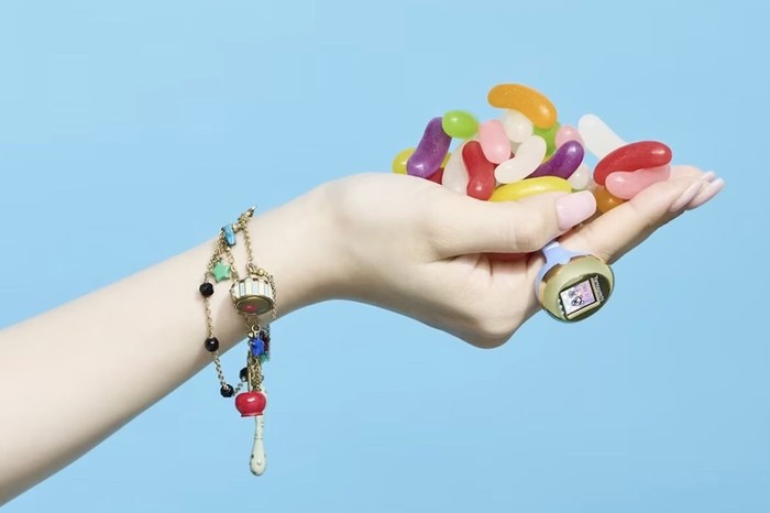 Dari Bag Charms hingga Tamagotchi Ring: Aksesori Koleksi yang Mengubah Cara Anak Muda Berekspresi