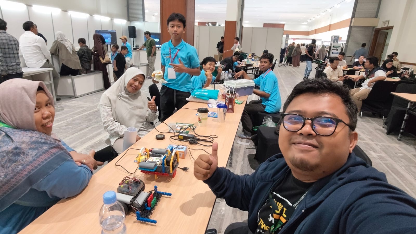 Siswa Raih Prestasi Gemilang di Kompetisi Robotika dan AI Tingkat Nasional