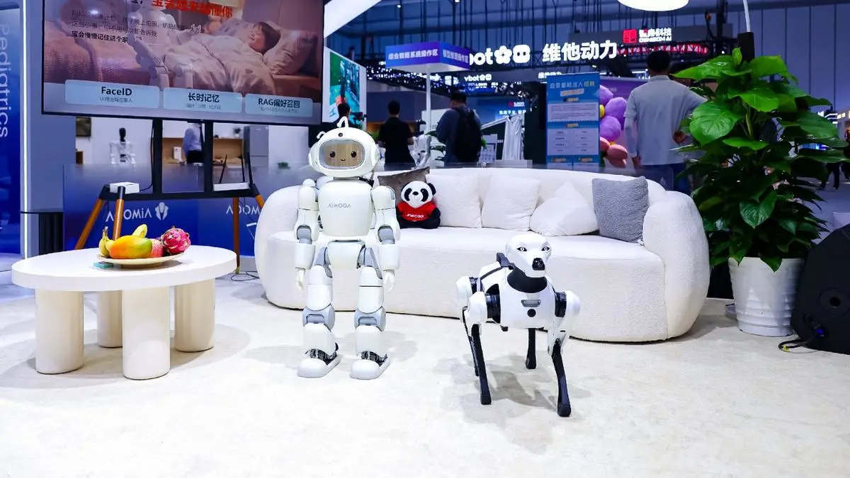 Robot Pendamping Keluarga Mobo: Dari Penari ke Asisten Rumah Pintar