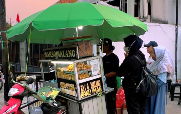 Ayam Goreng Viral dan Bakso Malang Populer: Rahasia Ludes Ratusan Porsi