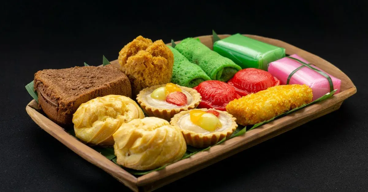 Waffle Kelapa dan Ongol-ongol Aren: Duel Tekstur Jajanan Tradisional