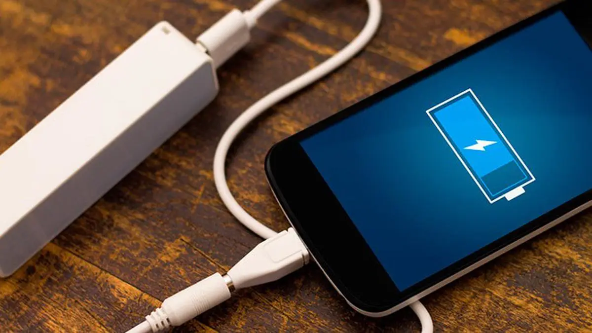 Mengapa Ponsel Murah Ngecas 2x Lebih Cepat dari iPhone?