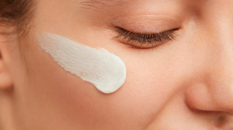 Sunscreen dengan Peptida: Perlindungan UV dan Anti-Aging Sekaligus