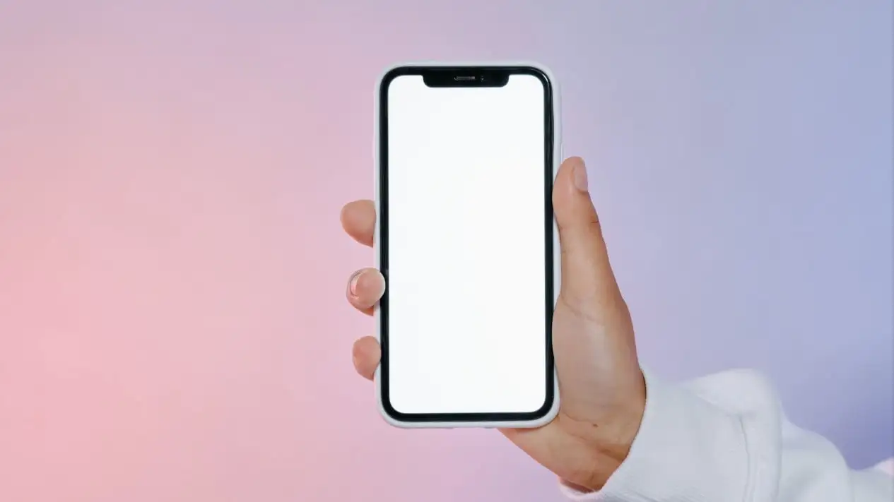 Memilih Smartphone Tepat untuk Usia 40+ dan Lansia