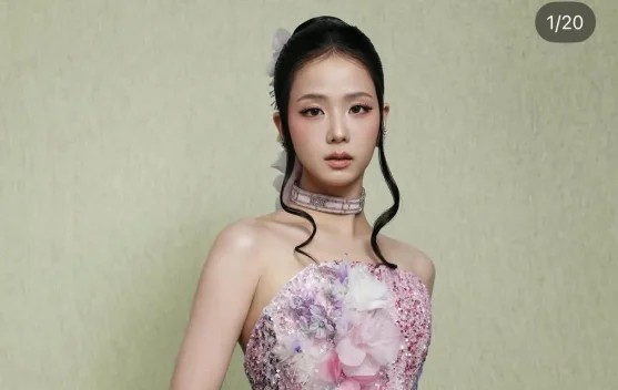 Jisoo CLICK: Single Pop Romantis dan Visual Sinematik Menuju Album Penuh