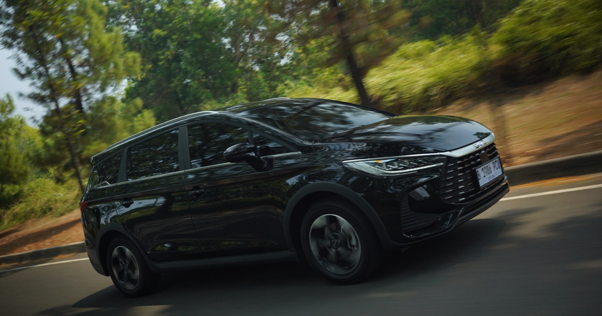 BYD M6 DM vs Veloz Hybrid vs Zenix: Mana MPV Hybrid Paling Masuk Akal?
