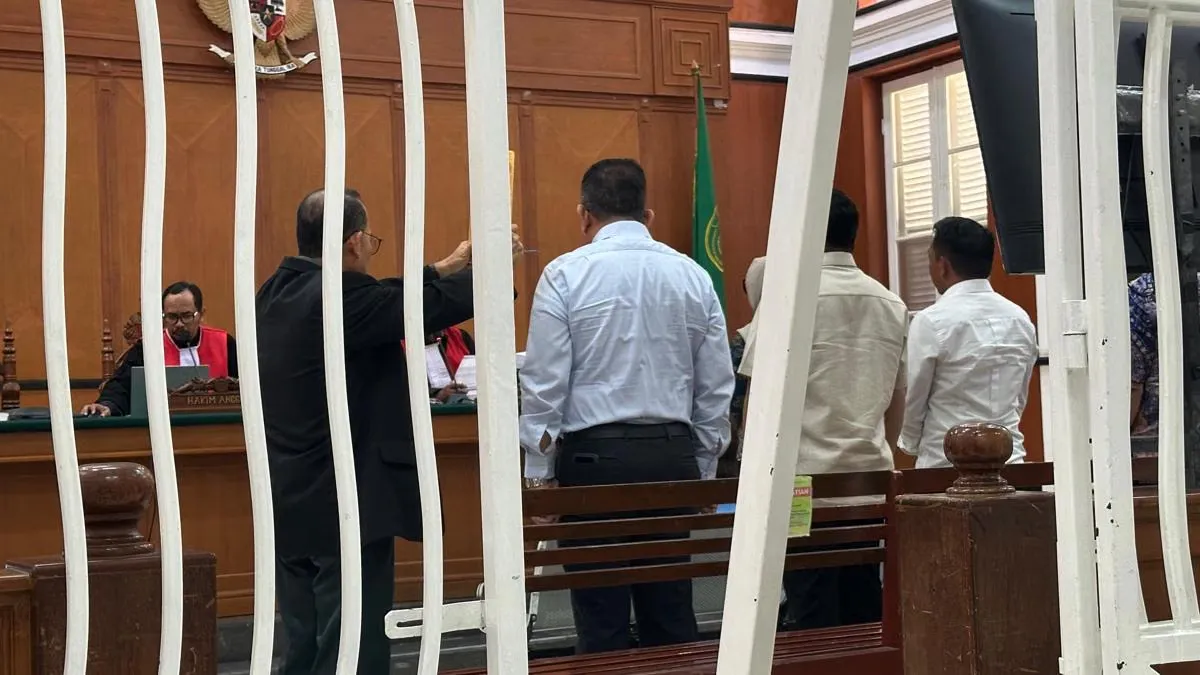 Skandal Anggaran Bibit Nanas Rp60 Miliar dan Ambruknya Pengawasan DPRD