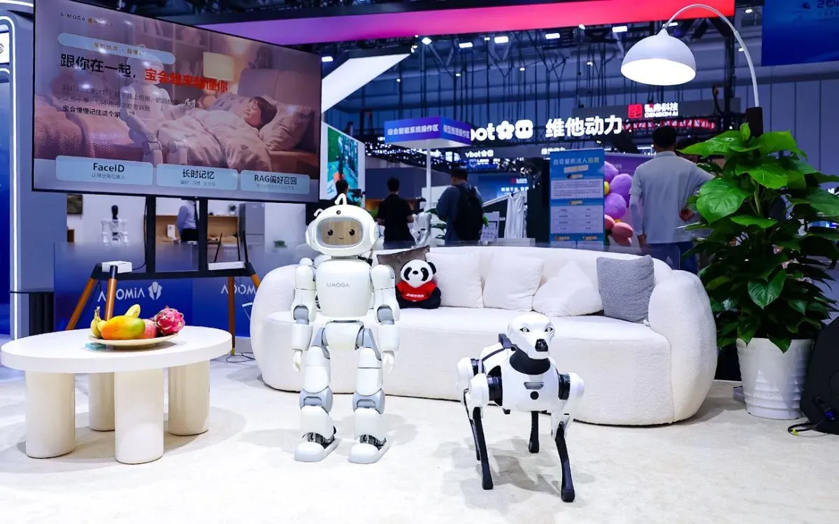 Mobo AiMOGA: Robot Pendamping Keluarga Menuju Produksi Massal